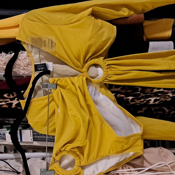 NWTs Gabi Fresh x Swimsuits For All Sunburst O ring Long Sleeve Bikini - Picture 3 of 5